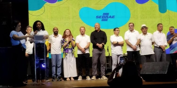 Alberto Júnior representa a Cassi no CINFAABB 2025 em São Luís e reforça associativismo